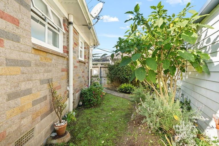 Photo of property in 203 Parkhurst Road, Parakai, 0830