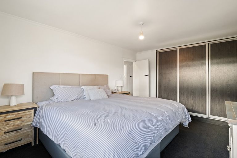 Photo of property in 35 Glendevon Place, Vauxhall, Dunedin, 9013