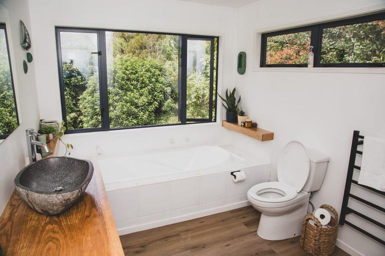 Photo of property in 123 Mapara Road, Acacia Bay, Taupo, 3385