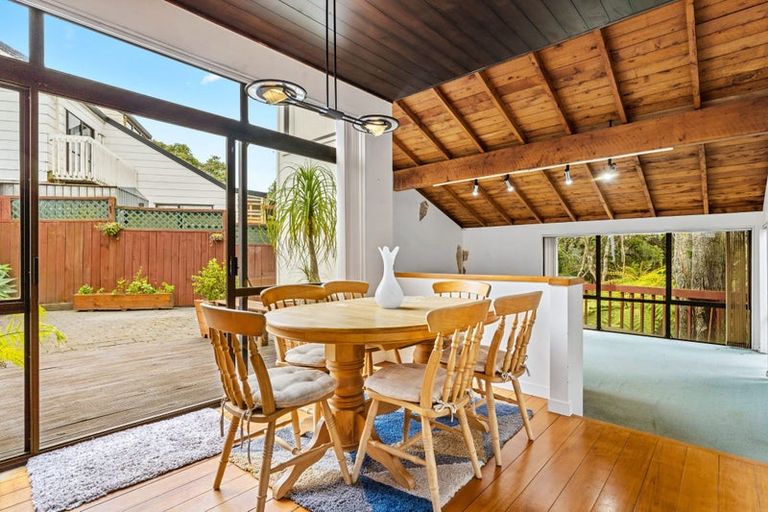 Photo of property in 37 Eugenia Rise, Totara Heights, Auckland, 2105