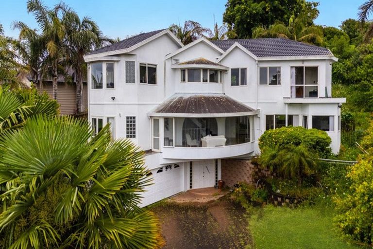 Photo of property in 13 San Martin Place, Goodwood Heights, Auckland, 2105