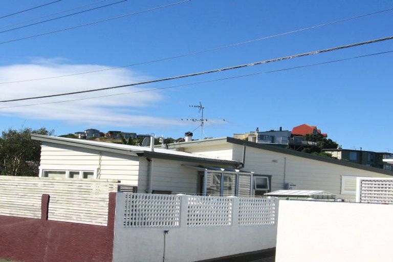 Photo of property in 1 Harbour Park Terrace, Khandallah, Wellington, 6035