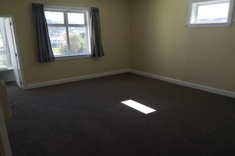 Photo of property in 1a Lonsdale Crescent, Rongotai, Wellington, 6022