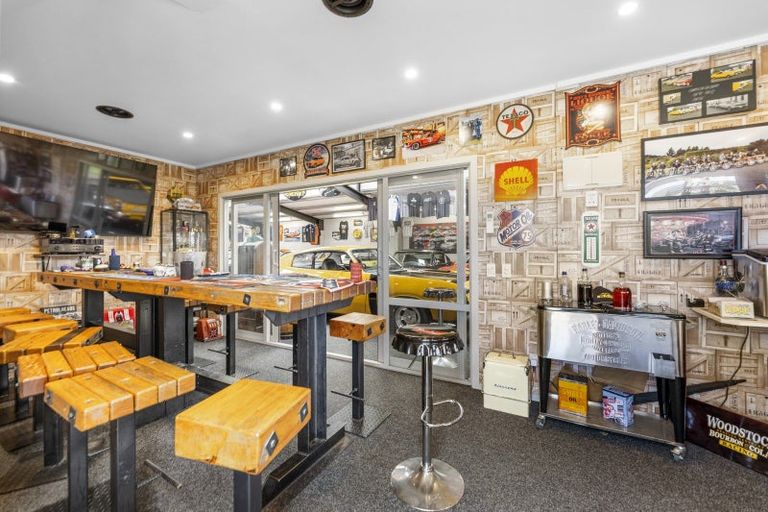 Photo of property in 100 Wingatui Road, Mosgiel, 9024