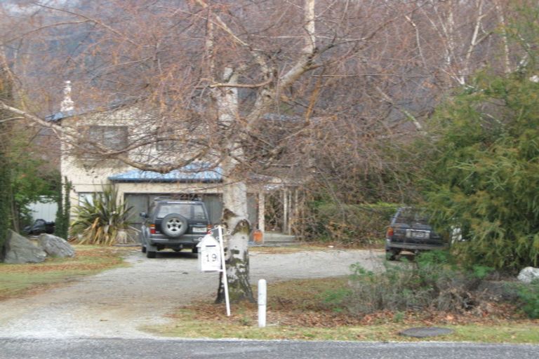 Photo of property in 19 Lindsay Place, Wanaka, 9305