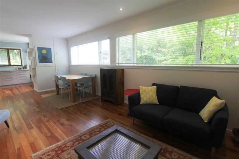 Photo of property in 15a Governor Road, Northland, Wellington, 6012