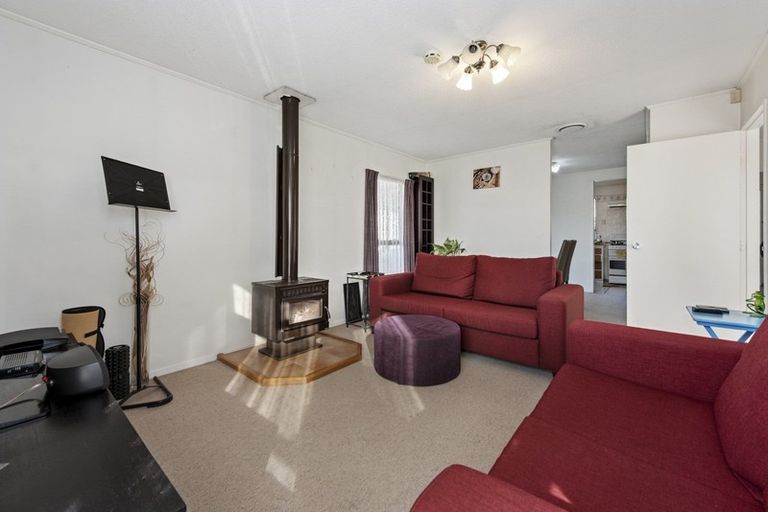 Photo of property in 2 Gainsborough Grove, Belmont, Lower Hutt, 5010