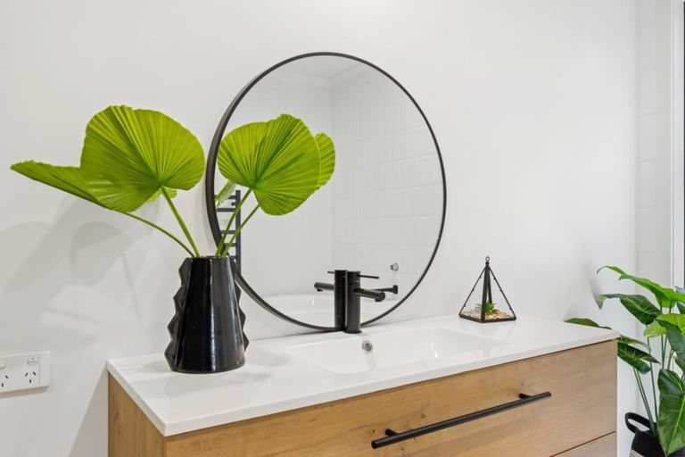 Photo of property in 4 Roys Street, Marshland, Christchurch, 8083