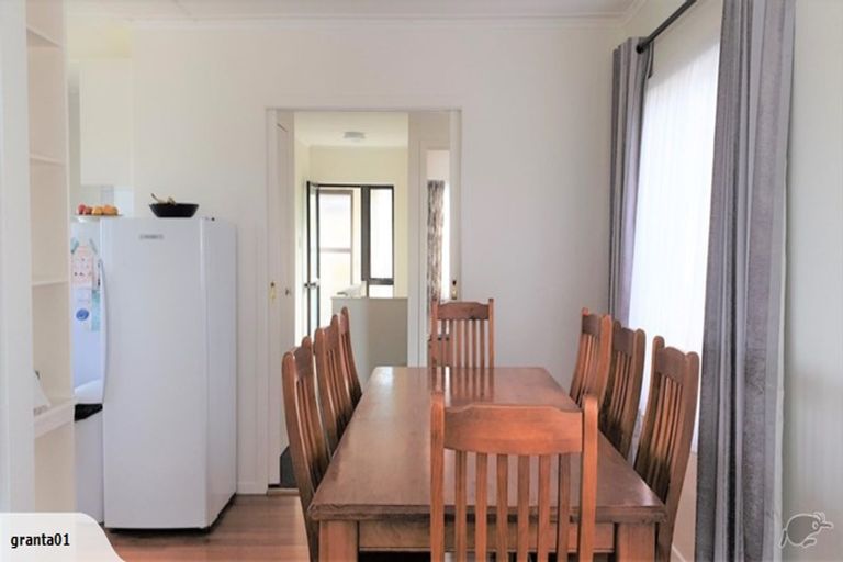 Photo of property in 34 Knights Road, Rothesay Bay, Auckland, 0630