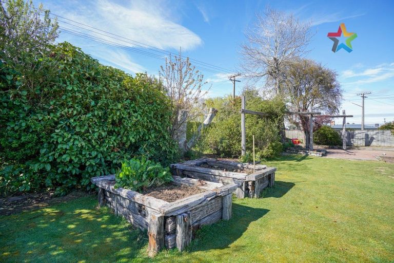 Photo of property in 1 Home Street, Winton, 9720