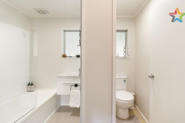 Photo of property in 4 John Street, Stokes Valley, Lower Hutt, 5019