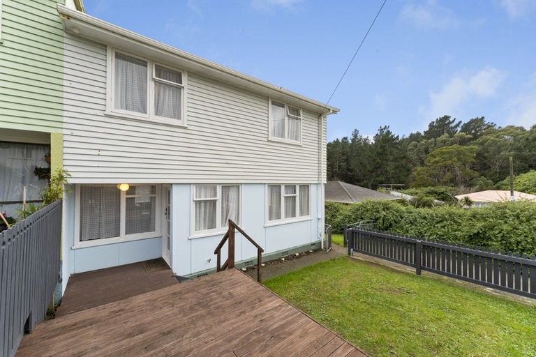 Photo of property in 21 York Place, Cannons Creek, Porirua, 5024