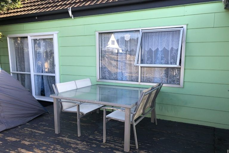 Photo of property in 3/92 Kenderdine Road, Papatoetoe, Auckland, 2025