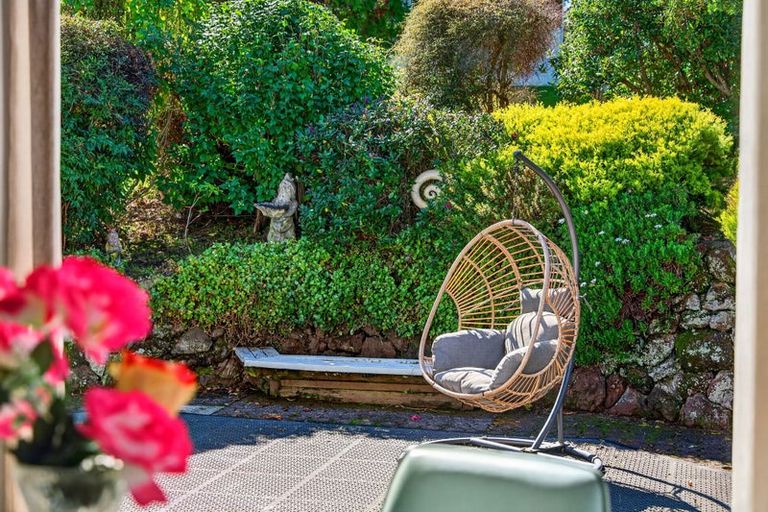 Photo of property in 1 Brunton Place, Glenfield, Auckland, 0629