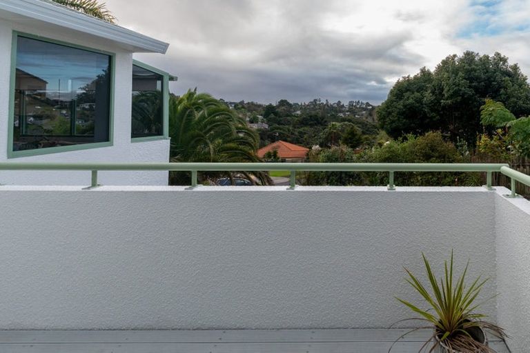 Photo of property in 12 Shannon Place, Torbay, Auckland, 0630