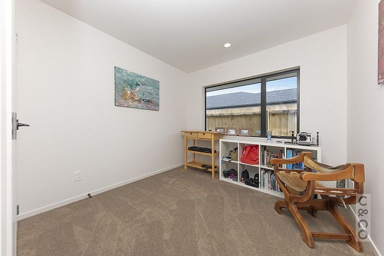 Photo of property in 83 Vinistra Road, Kumeu, 0810