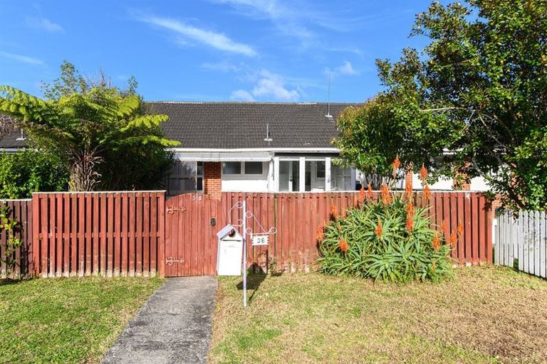 Photo of property in 1/38 Holland Road, Hillcrest, Auckland, 0627
