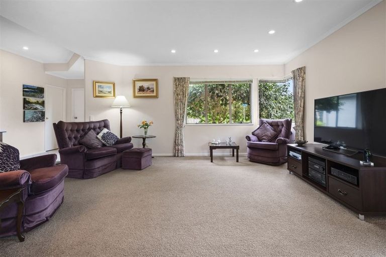 Photo of property in 54 Westview Court, Somerville, Auckland, 2014