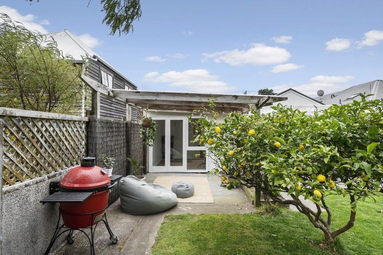 Photo of property in 39 Tuatoru Street, Eastbourne, Lower Hutt, 5013