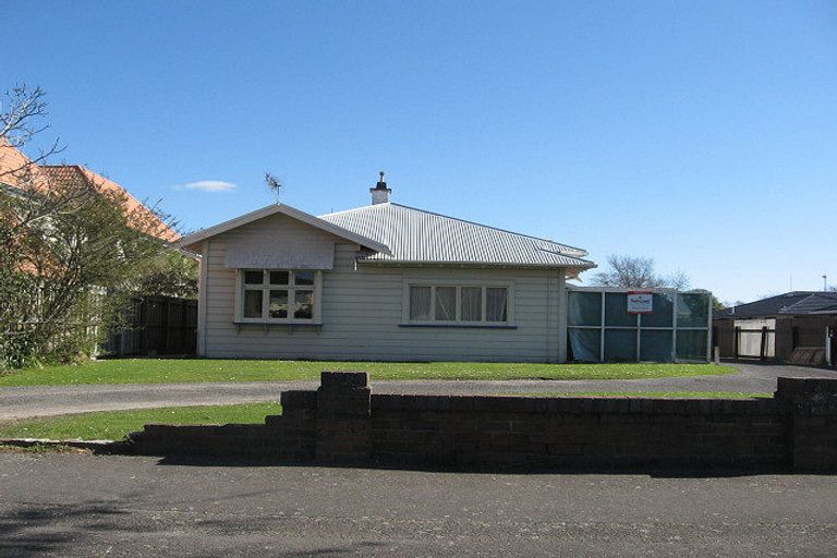 Photo of property in 170 Fitzherbert Avenue, West End, Palmerston North, 4410