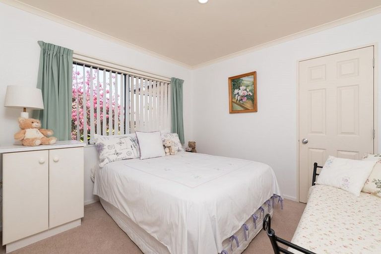 Photo of property in 11 Oakridge Drive, Kerikeri, 0230