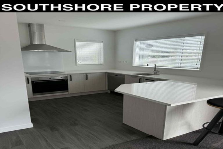 Photo of property in 114 Mccormacks Bay Road, Mount Pleasant, Christchurch, 8081