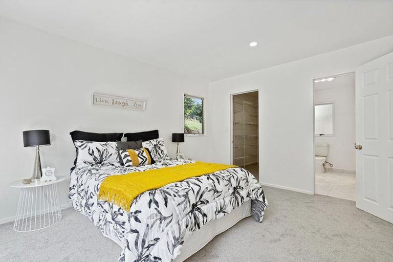 Photo of property in 31 Makora Road, Massey, Auckland, 0614