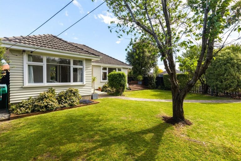 Photo of property in 1/2 Moreland Avenue, Papanui, Christchurch, 8053