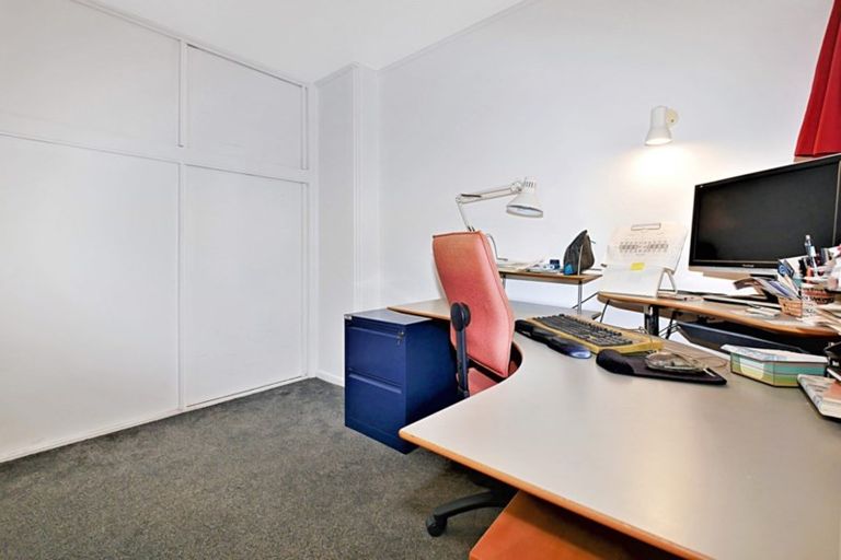 Photo of property in 4 Claremont Grove, Mount Victoria, Wellington, 6011