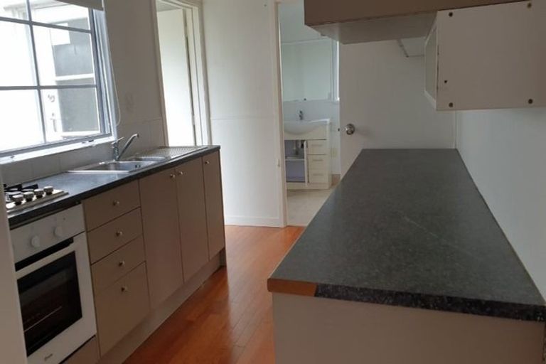 Photo of property in 1/8 Northcote Road, Takapuna, Auckland, 0622