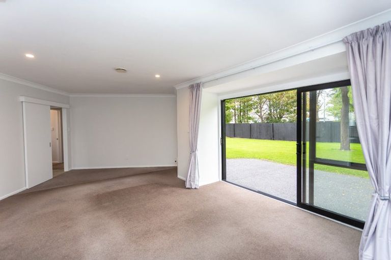 Photo of property in 8c Leeman Place, Redwood, Christchurch, 8051