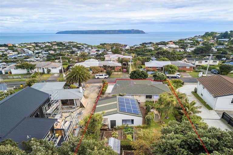 Photo of property in 42 Herewini Street, Titahi Bay, Porirua, 5022