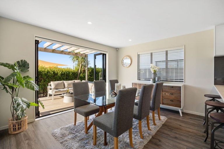 Photo of property in 21 Irving Place, Hobsonville, Auckland, 0616