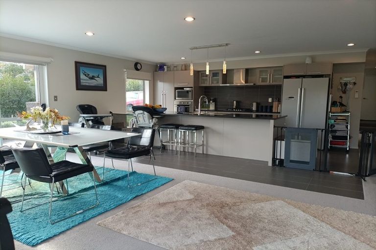 Photo of property in 14 Aufidius Place, Pukekohe, 2120