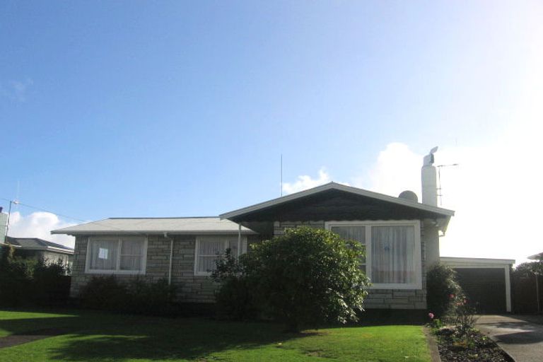 Photo of property in 43 Sutherland Crescent, Westbrook, Palmerston North, 4412