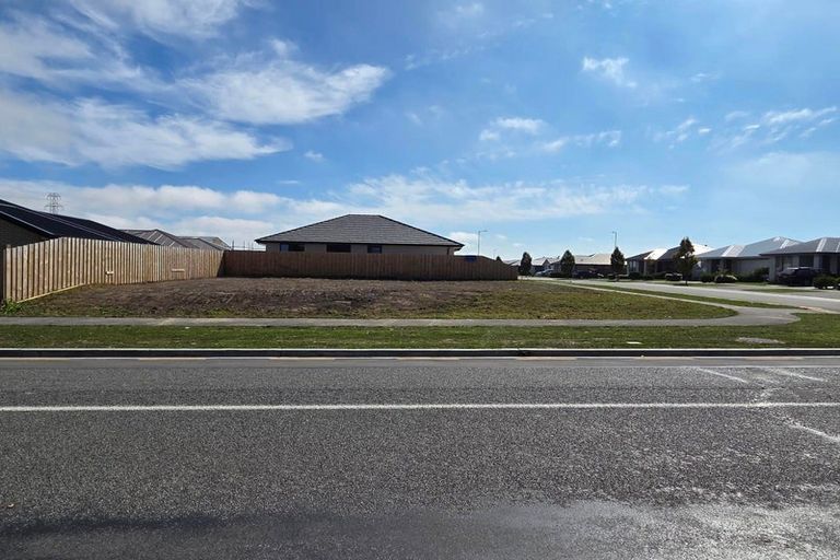 Photo of property in 74 Sholto Duncan Crescent, Halswell, Christchurch, 8025