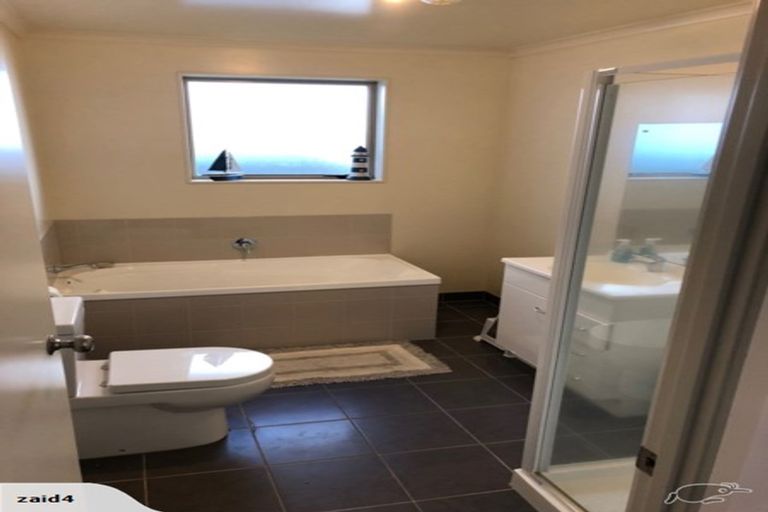 Photo of property in 15 Condor Place, Unsworth Heights, Auckland, 0632