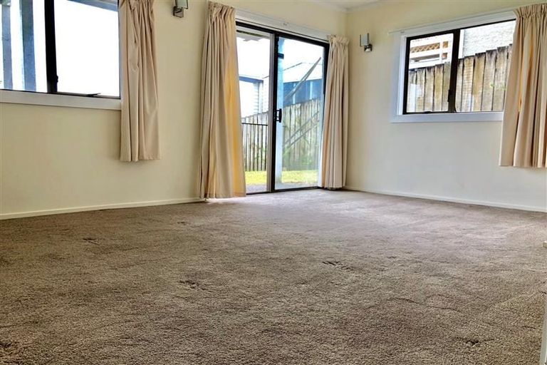 Photo of property in 51 Hadfield Street, Beach Haven, Auckland, 0626