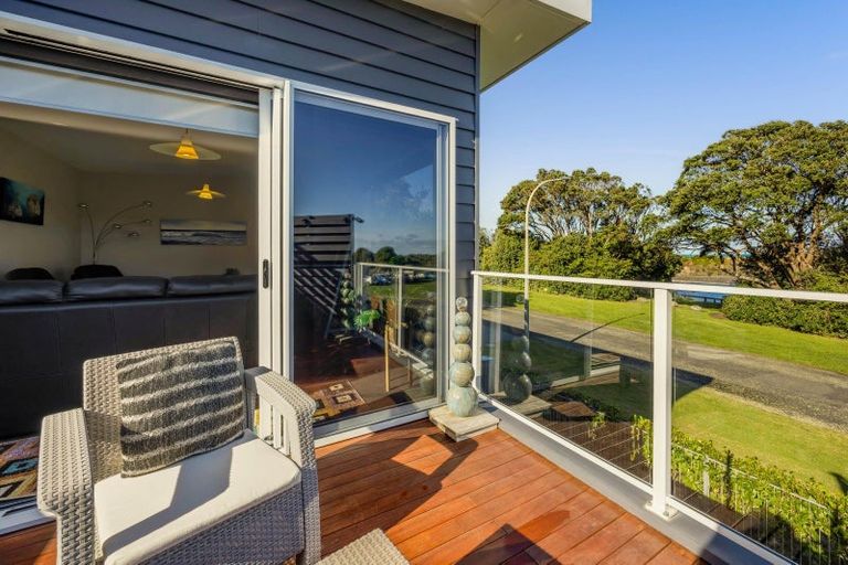 Photo of property in 22 Halse Place, Opunake, 4616