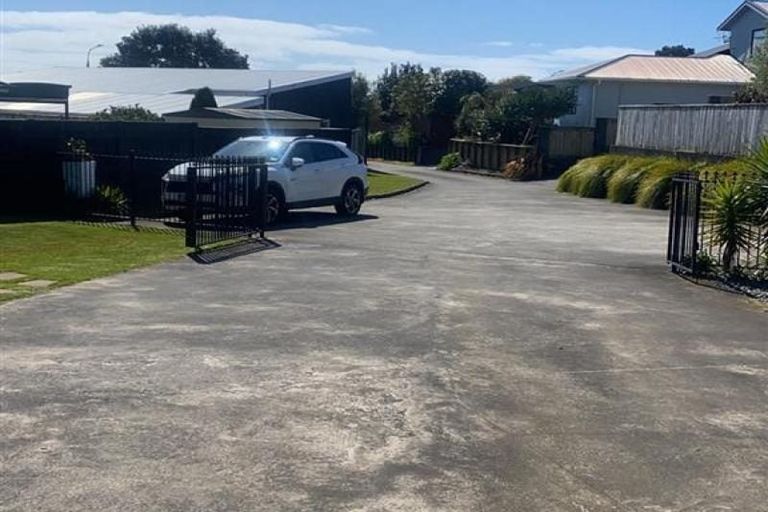 Photo of property in 3a Marchant Place, Westown, New Plymouth, 4310