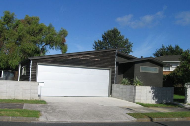 Photo of property in 8 Cruickshank Crescent, Meadowbank, Auckland, 1072