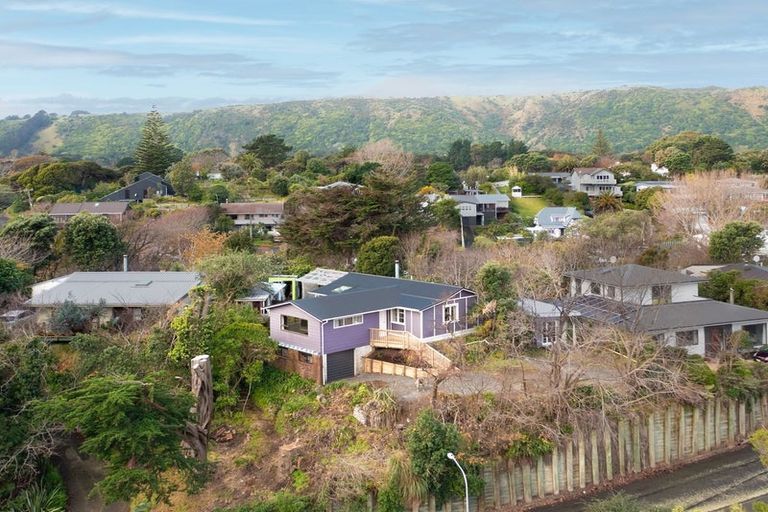 Photo of property in 36 Renown Road, Raumati South, Paraparaumu, 5032