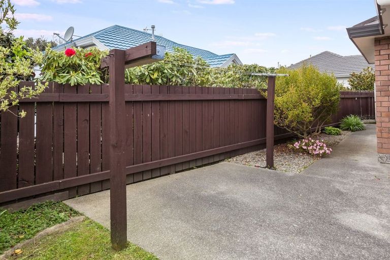 Photo of property in 60 Oxford Street, Tawa, Wellington, 5028
