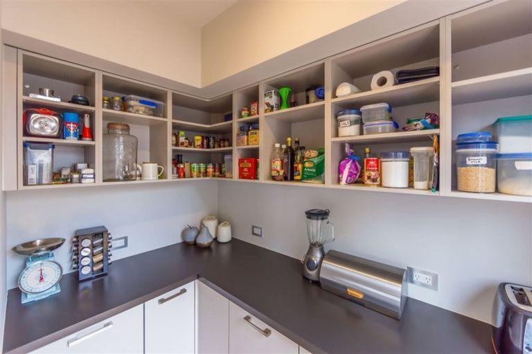 Photo of property in 28 Hawthorne Street, Strowan, Christchurch, 8052