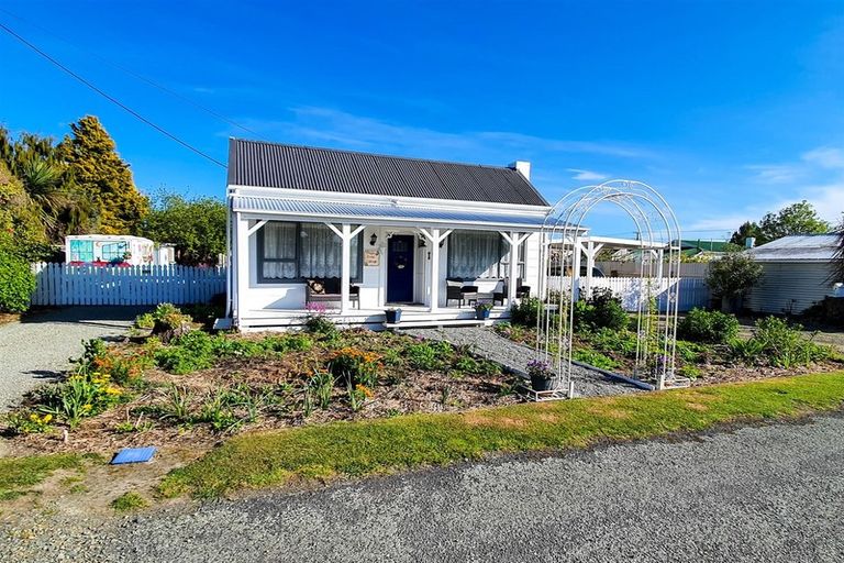 Photo of property in 4 Holmes Street, Waimate, 7924