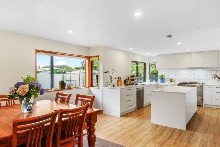 Photo of property in 13 Shanaway Close, Halswell, Christchurch, 8025