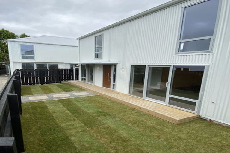 Photo of property in 52a Durham Crescent, Fairfield, Lower Hutt, 5011