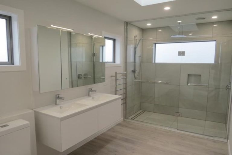 Photo of property in 3 Sackville Street, Fitzroy, New Plymouth, 4312