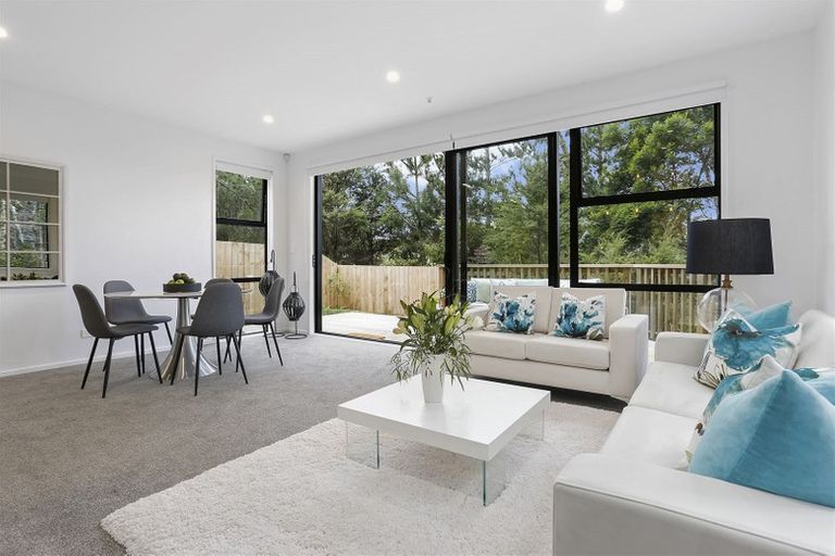 Photo of property in 4/15d Verran Road, Birkenhead, Auckland, 0626