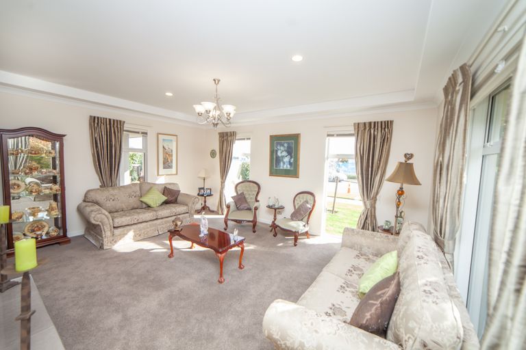 Photo of property in 15 Old Red Barn Road, Halswell, Christchurch, 8025